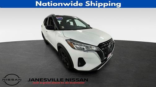 Aspen White Tricoat/Super Black 2023 Nissan Kicks SV