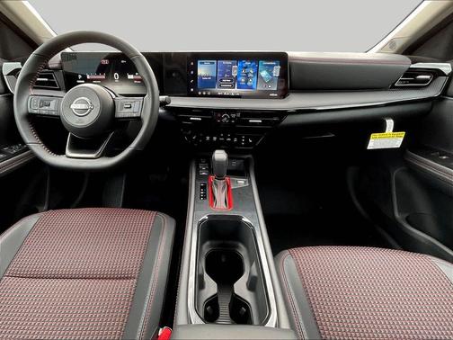 Yuzu Yellow Metallic/Super Black 2027 Nissan Kicks SR