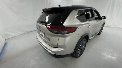 Champagne Silver Metallic/Super Black 2026 Nissan Rogue Platinum