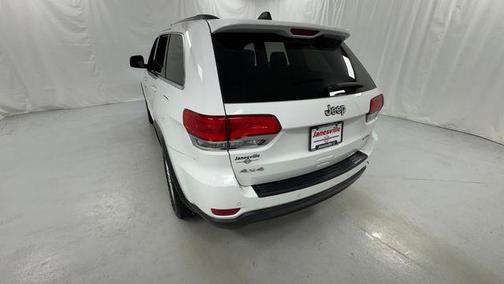 Bright White Clearcoat 2018 Jeep Grand Cherokee Laredo E