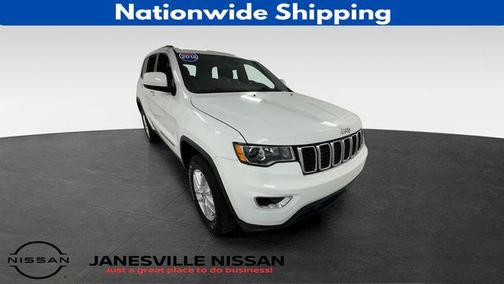 Bright White Clearcoat 2018 Jeep Grand Cherokee Laredo E