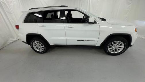 Bright White Clearcoat 2018 Jeep Grand Cherokee Laredo E