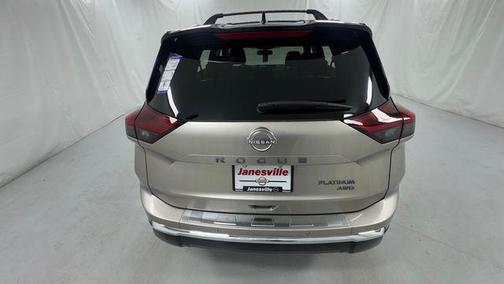 Champagne Silver Metallic/Super Black 2026 Nissan Rogue Platinum