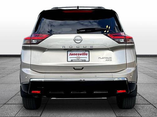 Champagne Silver Metallic/Super Black 2026 Nissan Rogue Platinum