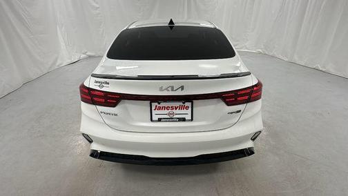 Snow White Pearl 2024 Kia Forte GT-Line