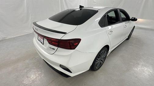 Snow White Pearl 2024 Kia Forte GT-Line