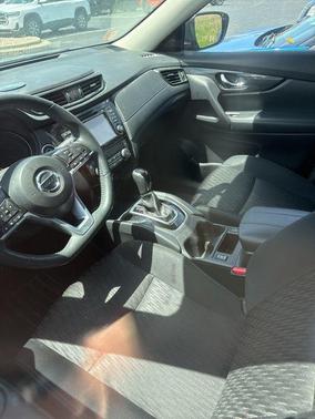 Gun Metallic 2017 Nissan Rogue SV