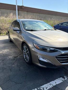Mineral Gray Metallic 2022 Chevrolet Malibu FWD LT