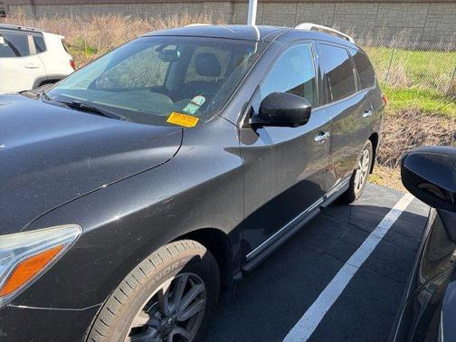 Magnetic Black Metallic 2016 Nissan Pathfinder SL