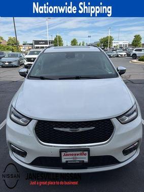Bright White Clearcoat 2023 Chrysler Pacifica Limited