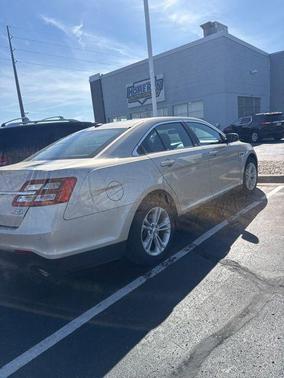 WHITE GOLD 2018 Ford Taurus SEL