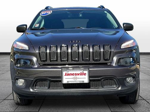 Granite Crystal Metallic Clearcoat 2018 Jeep Cherokee Latitude