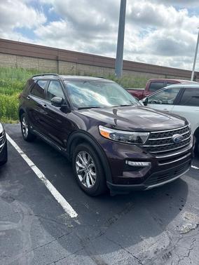 Jewel Red Metallic Tinted Clearcoat 2023 Ford Explorer XLT