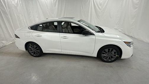 Aspen White Tricoat 2026 Nissan Sentra SL