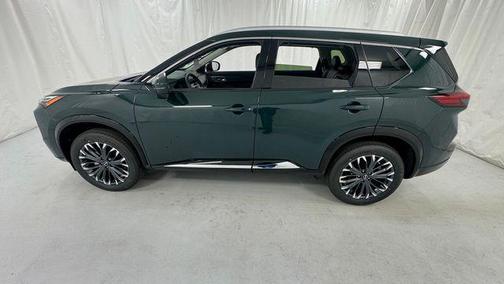 Obsidian Green 2026 Nissan Rogue Platinum