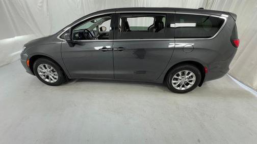 Granite Crystal Metallic Clearcoat 2023 Chrysler Pacifica Touring L