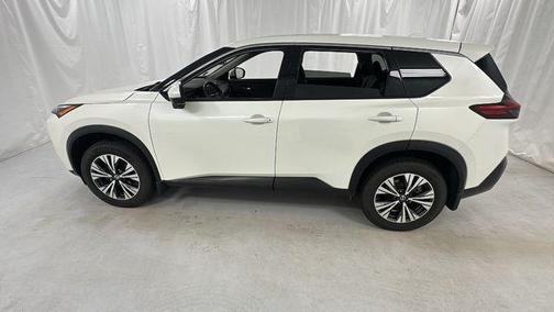 Pearl White Tricoat 2021 Nissan Rogue SV