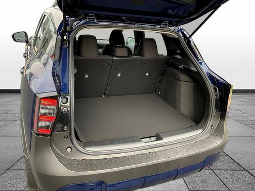 Deep Blue Pearl 2027 Nissan Kicks SV