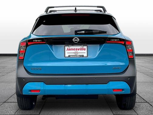 Arctic Ice Blue Metallic/Super Black 2027 Nissan Kicks SR