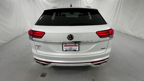 White 2022 Volkswagen Atlas Cross Sport 2.0T SEL