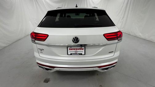 White 2022 Volkswagen Atlas Cross Sport 2.0T SEL