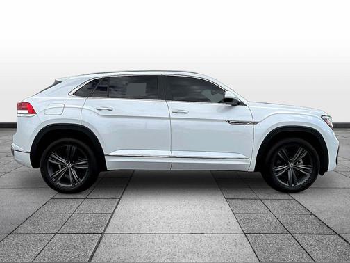 White 2022 Volkswagen Atlas Cross Sport 2.0T SEL