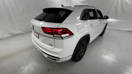 White 2022 Volkswagen Atlas Cross Sport 2.0T SEL