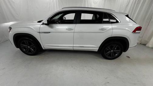 White 2022 Volkswagen Atlas Cross Sport 2.0T SEL