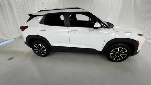 Summit White 2025 Chevrolet Trailblazer LT