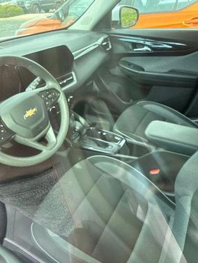 Summit White 2025 Chevrolet Trailblazer LT