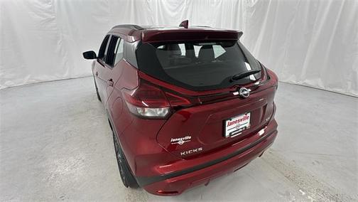 2024 Nissan Kicks SR