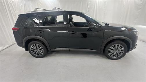 2025 Nissan Pathfinder SL 4WD