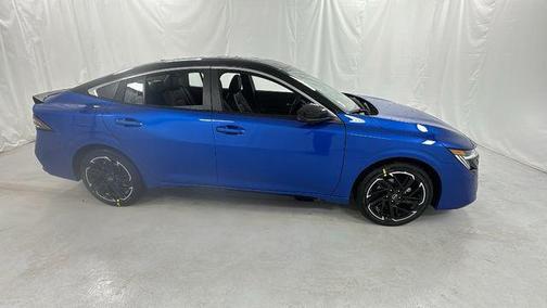 Bluestone Pearl/Super Black 2026 Nissan Sentra SR