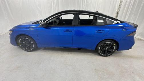 Bluestone Pearl/Super Black 2026 Nissan Sentra SR