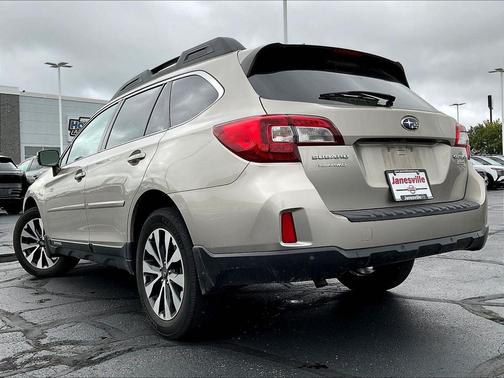 Wilderness Green Metallic 2019 Subaru Outback 2.5i