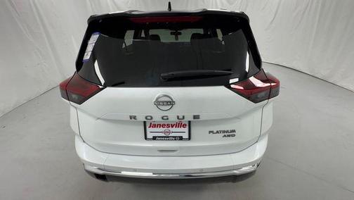 Everest White Pearl/Super Black 2026 Nissan Rogue Platinum