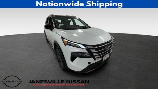 Everest White Pearl/Super Black 2026 Nissan Rogue Platinum