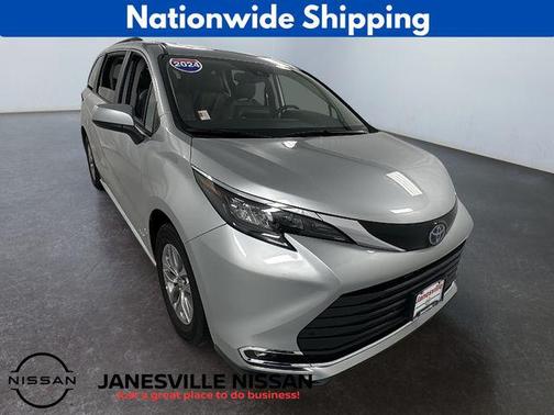 2024 Toyota Sienna XLE