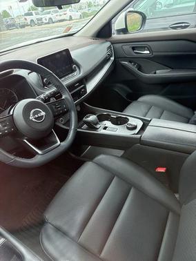 Pearl White Tricoat 2023 Nissan Rogue SV