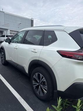 Pearl White Tricoat 2023 Nissan Rogue SV