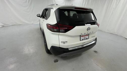 Pearl White Tricoat 2023 Nissan Rogue SV