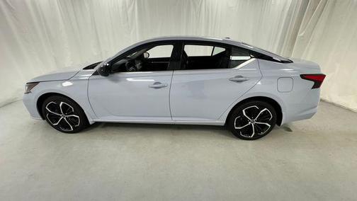 Gray Sky Pearl 2025 Nissan Altima SR AWD
