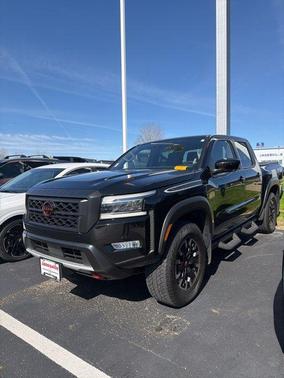 Super Black 2024 Nissan Frontier PRO-4X