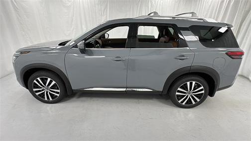 2025 Nissan Pathfinder Platinum 4WD
