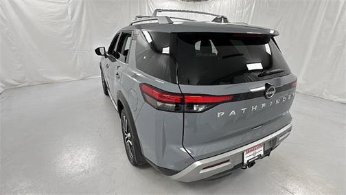 2025 Nissan Pathfinder Platinum 4WD
