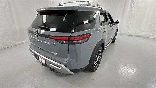 2025 Nissan Pathfinder Platinum 4WD