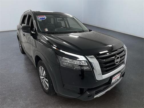 2025 Nissan Pathfinder SL 4WD