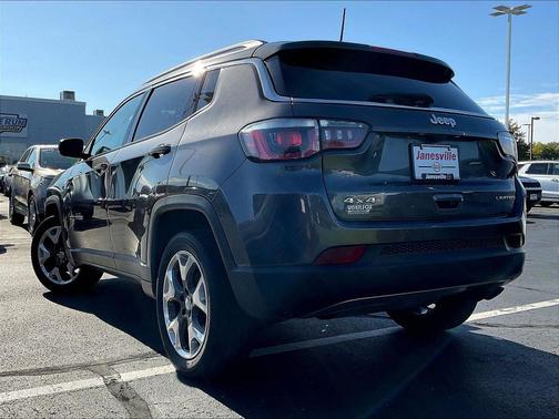 Granite Crystal Metallic Clearcoat 2019 Jeep Compass Limited