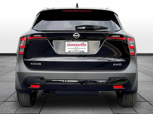 Super Black 2027 Nissan Kicks SV