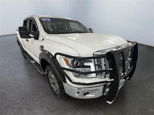 2019 Nissan Titan XD SL